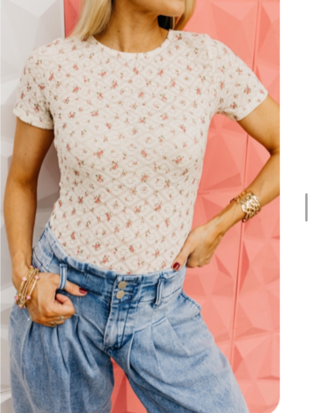 NWT Women’s Large but fits Small So Me Floral Textured Short-Sleeve Top in Cream